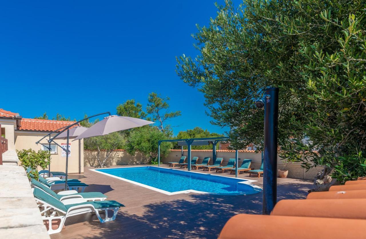 Villa Mare Apartments Vir Extérieur photo