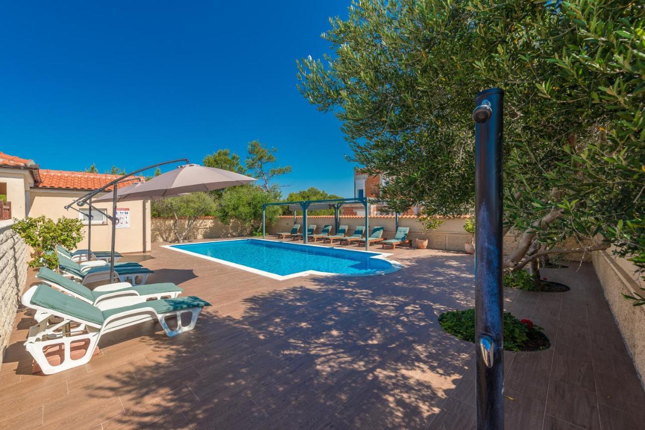 Villa Mare Apartments Vir Extérieur photo